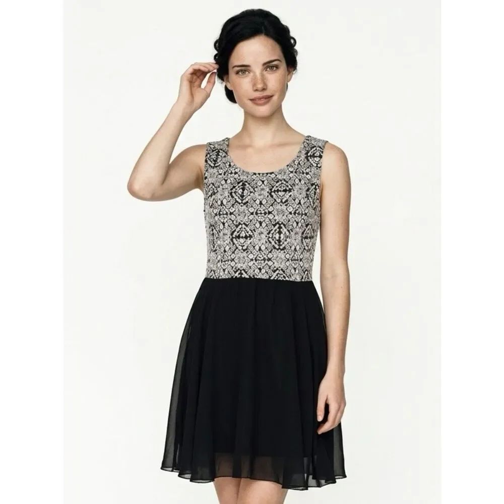 CHARMING CHARLIE | Tribal Print Black/White Dress Chiffon Skirt Women’s Size L
